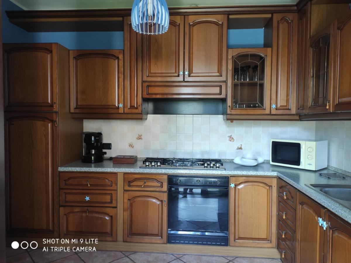Casa Vacanza Il Glicine Casale Corte Cerro Екстер'єр фото