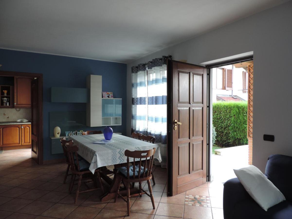 Casa Vacanza Il Glicine Casale Corte Cerro Екстер'єр фото