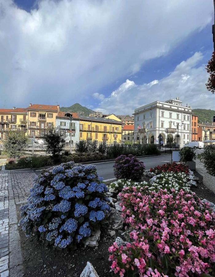 Casa Vacanza Il Glicine Casale Corte Cerro Екстер'єр фото