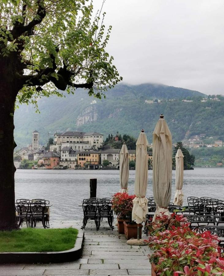 Casa Vacanza Il Glicine Casale Corte Cerro Екстер'єр фото