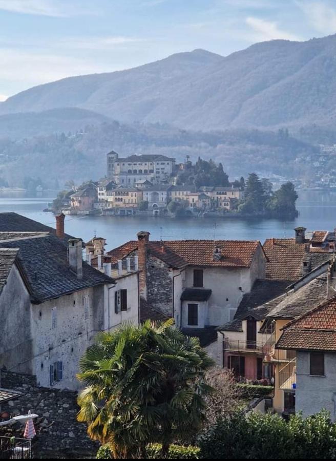 Casa Vacanza Il Glicine Casale Corte Cerro Екстер'єр фото
