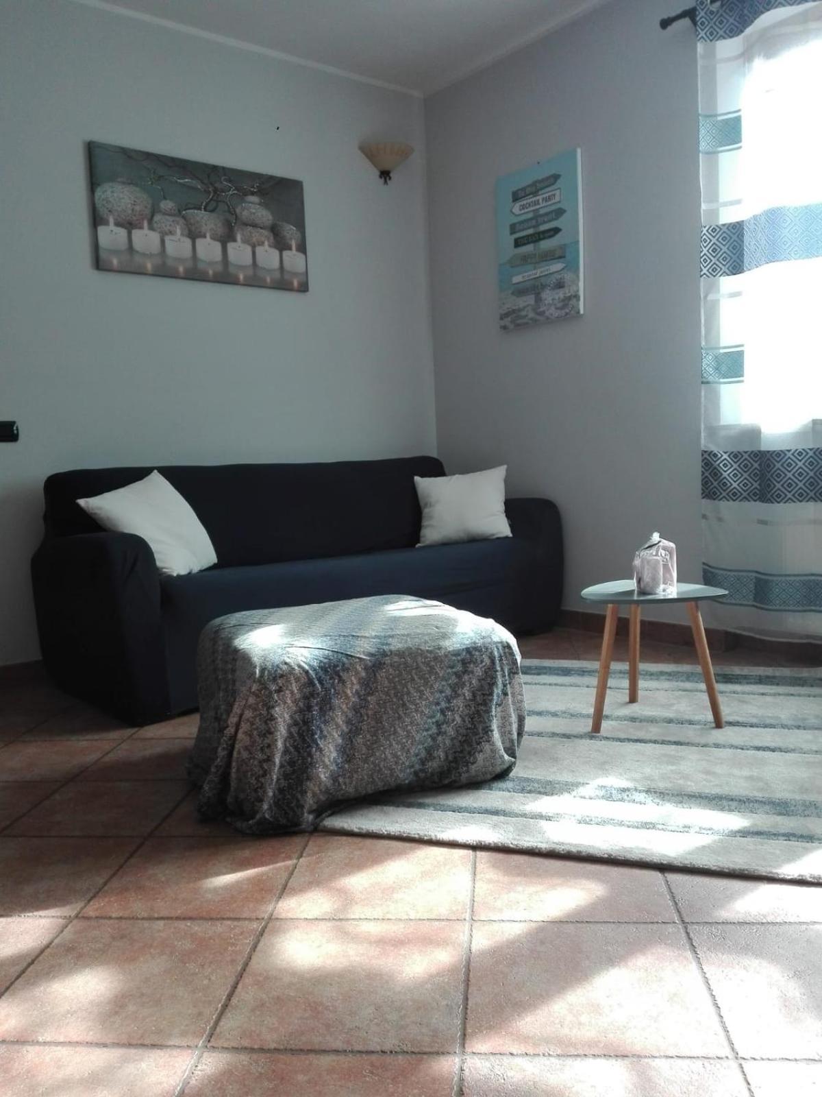 Casa Vacanza Il Glicine Casale Corte Cerro Екстер'єр фото