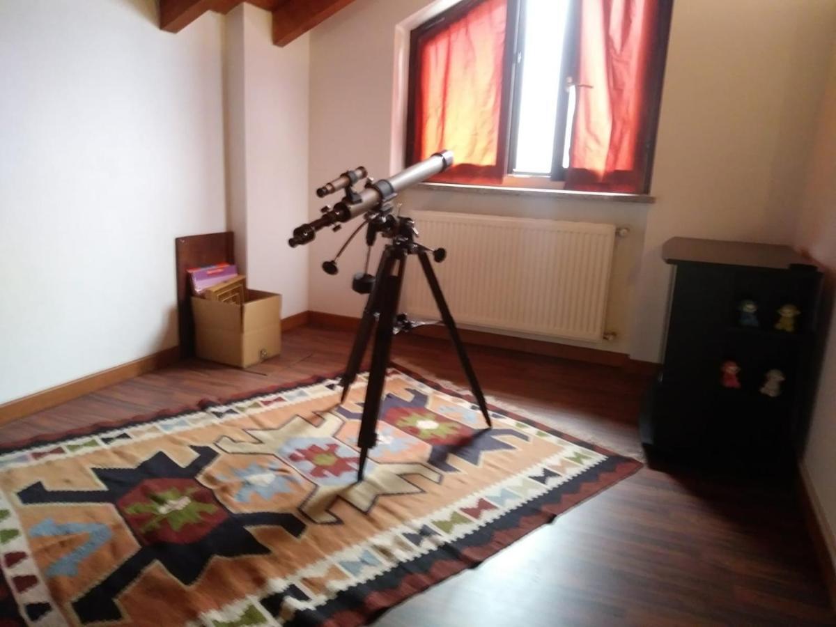 Casa Vacanza Il Glicine Casale Corte Cerro Екстер'єр фото