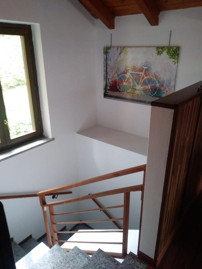 Casa Vacanza Il Glicine Casale Corte Cerro Екстер'єр фото