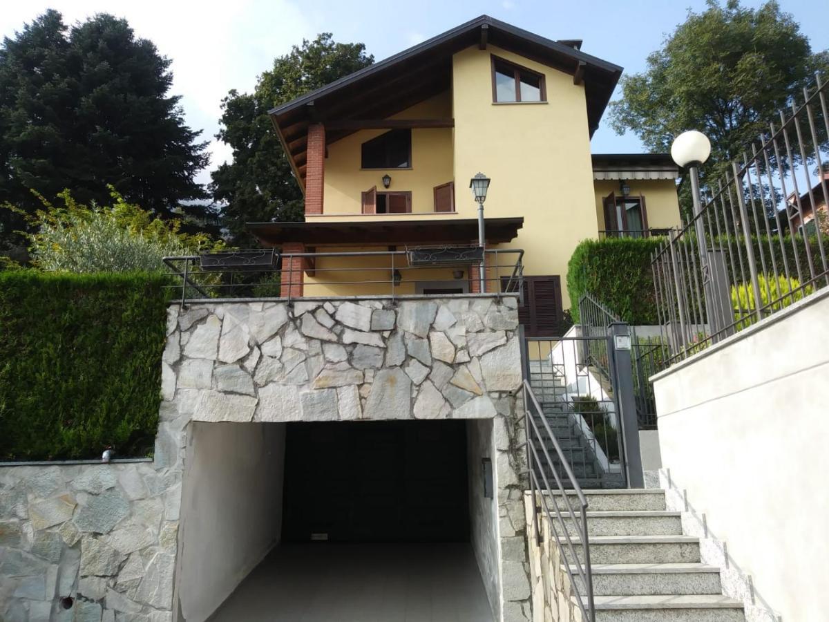 Casa Vacanza Il Glicine Casale Corte Cerro Екстер'єр фото